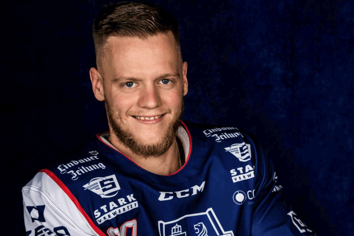Deutsch-Tscheche Jan Hammerbauer Neu Im Wölfe-Angriff